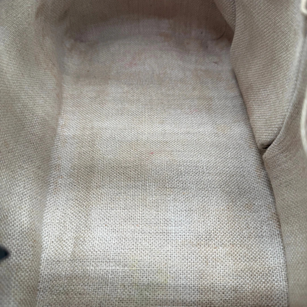 https://cdn.shopify.com/s/files/1/0564/9376/8855/files/Gucci_Handtasche_Boston_mit_Umhangegurt_monogram_beige_vintage_GG8607.webp?v=1781107385