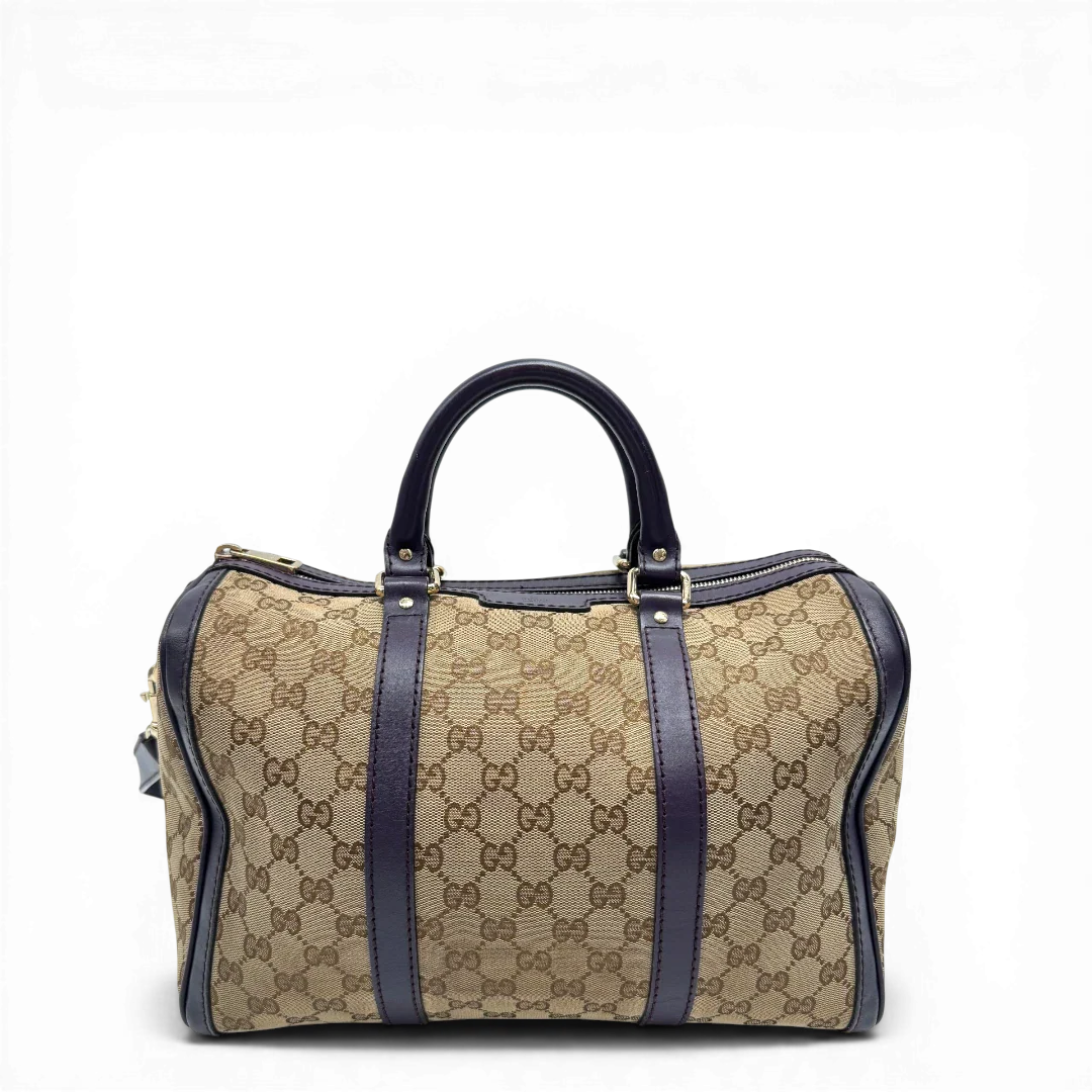 https://cdn.shopify.com/s/files/1/0564/9376/8855/files/Gucci_Handtasche_Boston_mit_Umhangegurt_monogram_beige_vintage_GG9937.webp?v=1775725740