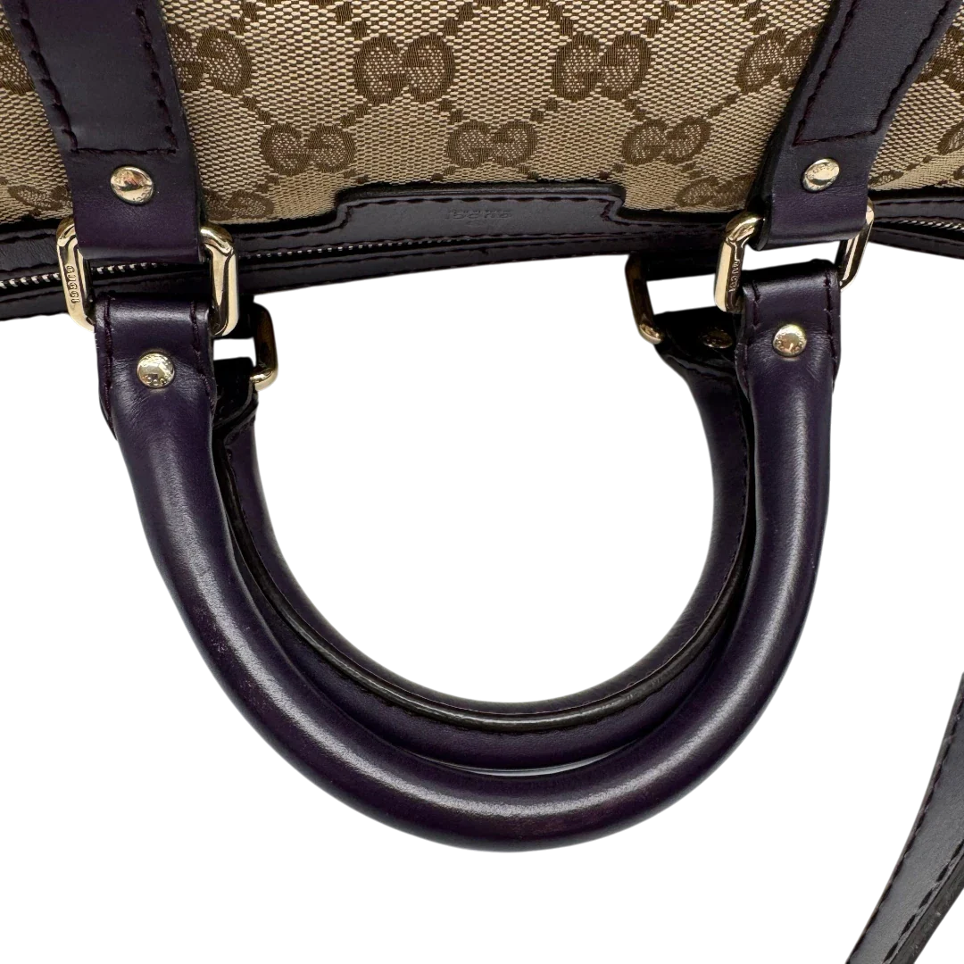 https://cdn.shopify.com/s/files/1/0564/9376/8855/files/Gucci_Handtasche_Boston_mit_Umhangegurt_monogram_beige_vintage_GG9946.webp?v=1775725815