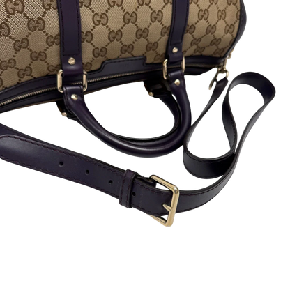 https://cdn.shopify.com/s/files/1/0564/9376/8855/files/Gucci_Handtasche_Boston_mit_Umhangegurt_monogram_beige_vintage_GG9947.webp?v=1775725815