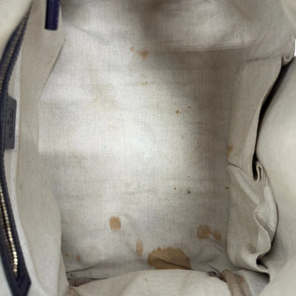 https://cdn.shopify.com/s/files/1/0564/9376/8855/files/Gucci_Handtasche_Boston_mit_Umhangegurt_monogram_beige_vintage_GG9958.webp?v=1775725815