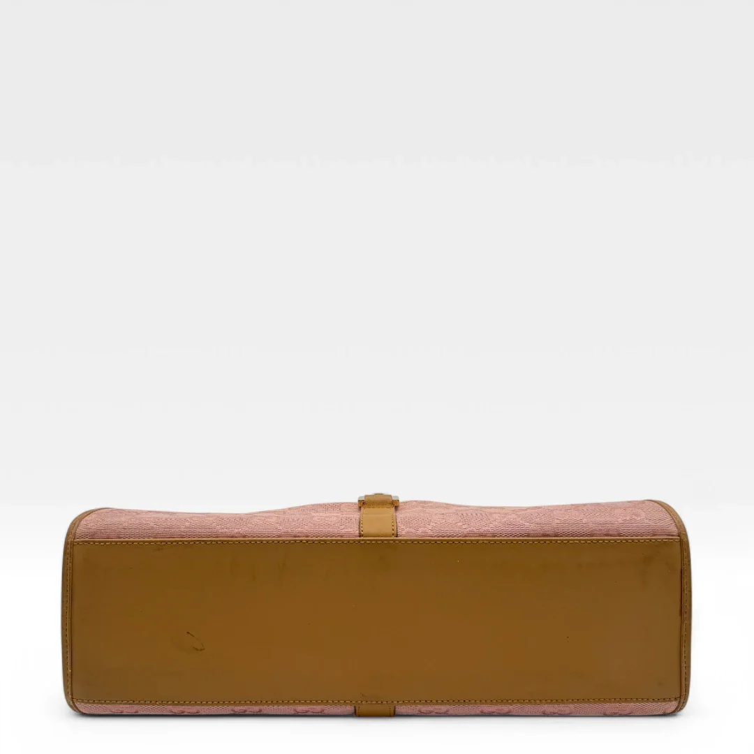 https://cdn.shopify.com/s/files/1/0564/9376/8855/files/Gucci_Handtasche_Jackie_hellbraunes_Leder_monogram_rosa_vintage_designer_GG_handbag_4680.webp?v=1745484466