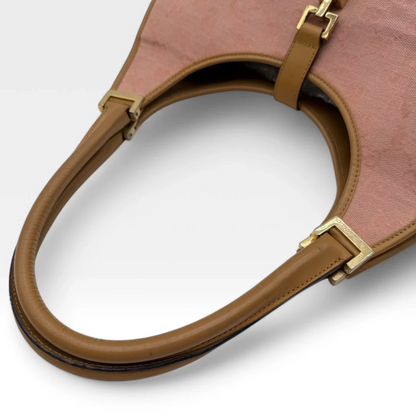 https://cdn.shopify.com/s/files/1/0564/9376/8855/files/Gucci_Handtasche_Jackie_hellbraunes_Leder_monogram_rosa_vintage_designer_GG_handbag_4685.webp?v=1745484466
