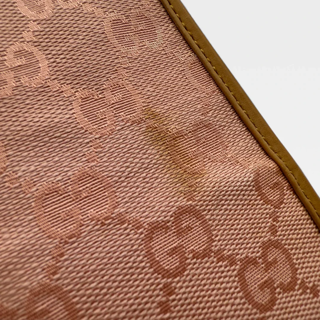 https://cdn.shopify.com/s/files/1/0564/9376/8855/files/Gucci_Handtasche_Jackie_hellbraunes_Leder_monogram_rosa_vintage_designer_GG_handbag_4688.webp?v=1745484466