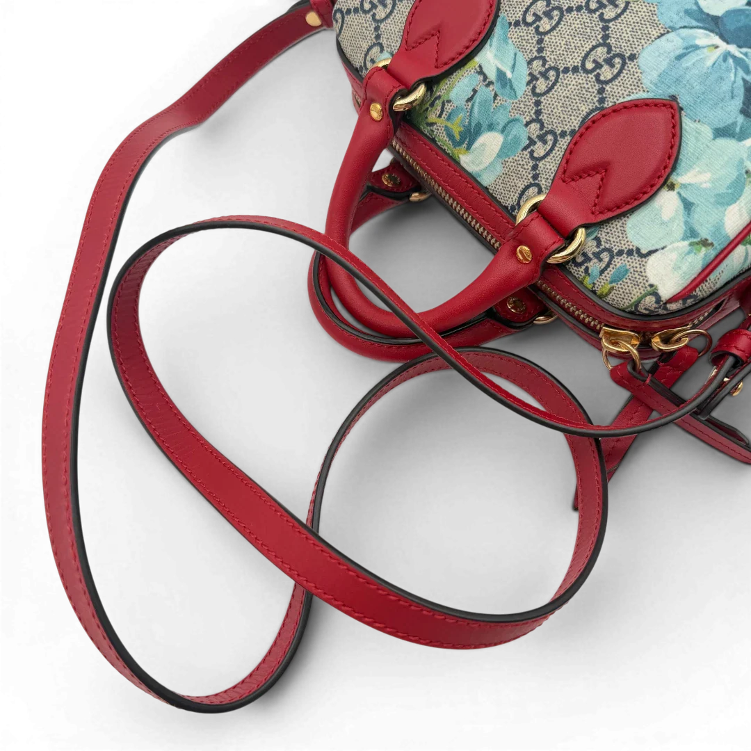 https://cdn.shopify.com/s/files/1/0564/9376/8855/files/Gucci_Handtasche_Mini_Boston_Floral_mit_Umhangegurt_monogram_beige_vintage_GG6185.webp?v=1778152844