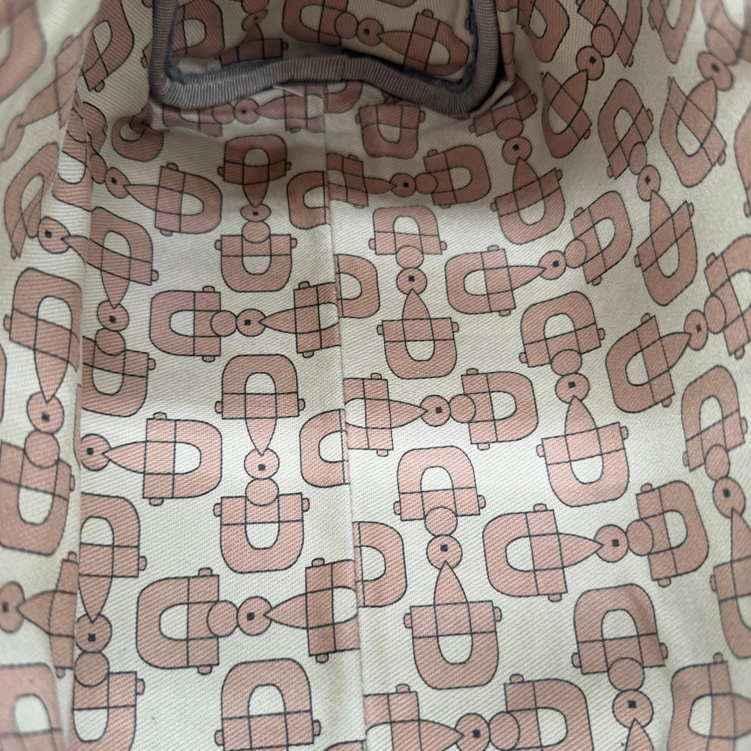 https://cdn.shopify.com/s/files/1/0564/9376/8855/files/Gucci_Handtasche_Mini_Boston_aus_Leder_beige_vintage_GG8501.webp?v=1781107555