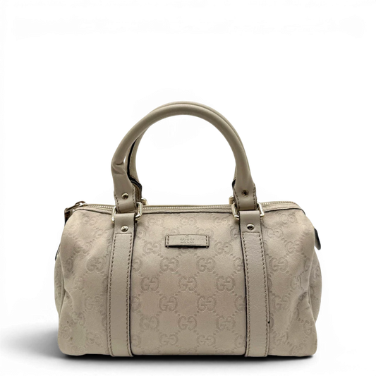 https://cdn.shopify.com/s/files/1/0564/9376/8855/files/Gucci_Handtasche_Mini_Boston_aus_Leder_weiss_vintage_GG8470.webp?v=1781107685