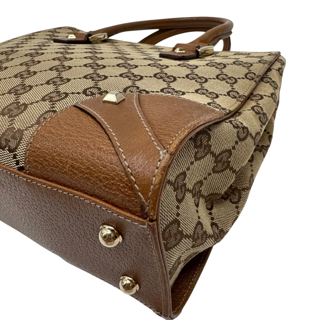 https://cdn.shopify.com/s/files/1/0564/9376/8855/files/Gucci_Handtasche_Nailhead_mini_Tote_monogram_beige_7.webp?v=1784244108