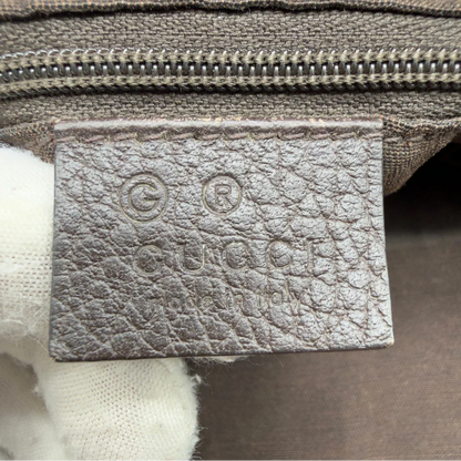 https://cdn.shopify.com/s/files/1/0564/9376/8855/files/Gucci_Handtasche_PVC_monogram_beige_vintage_GG7328.webp?v=1778680998