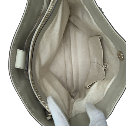 https://cdn.shopify.com/s/files/1/0564/9376/8855/files/Gucci_Handtasche_Sukey_Tote_Bag_monogram_beige_12.webp?v=1782908321