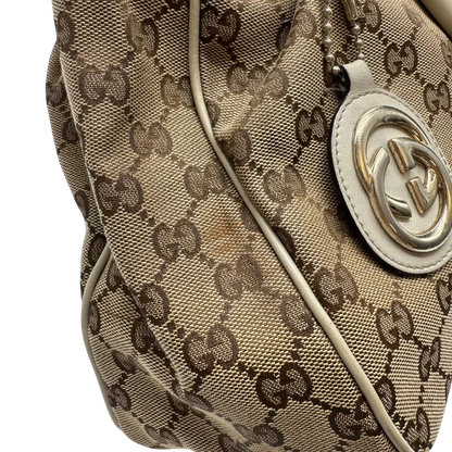 https://cdn.shopify.com/s/files/1/0564/9376/8855/files/Gucci_Handtasche_Sukey_Tote_Bag_monogram_beige_13_e77997e6-9cc5-4c3e-a29b-7d3ea95cf2c5.webp?v=1784240615