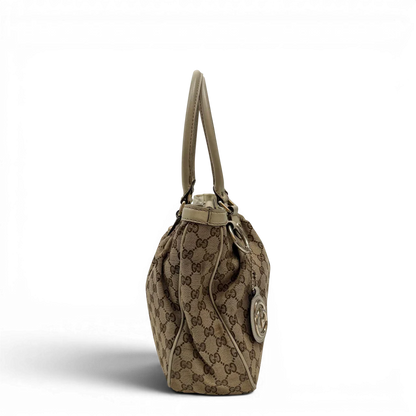 https://cdn.shopify.com/s/files/1/0564/9376/8855/files/Gucci_Handtasche_Sukey_Tote_Bag_monogram_beige_2_28be264a-9780-4815-ab55-b2be37d6ad95.webp?v=1784240614