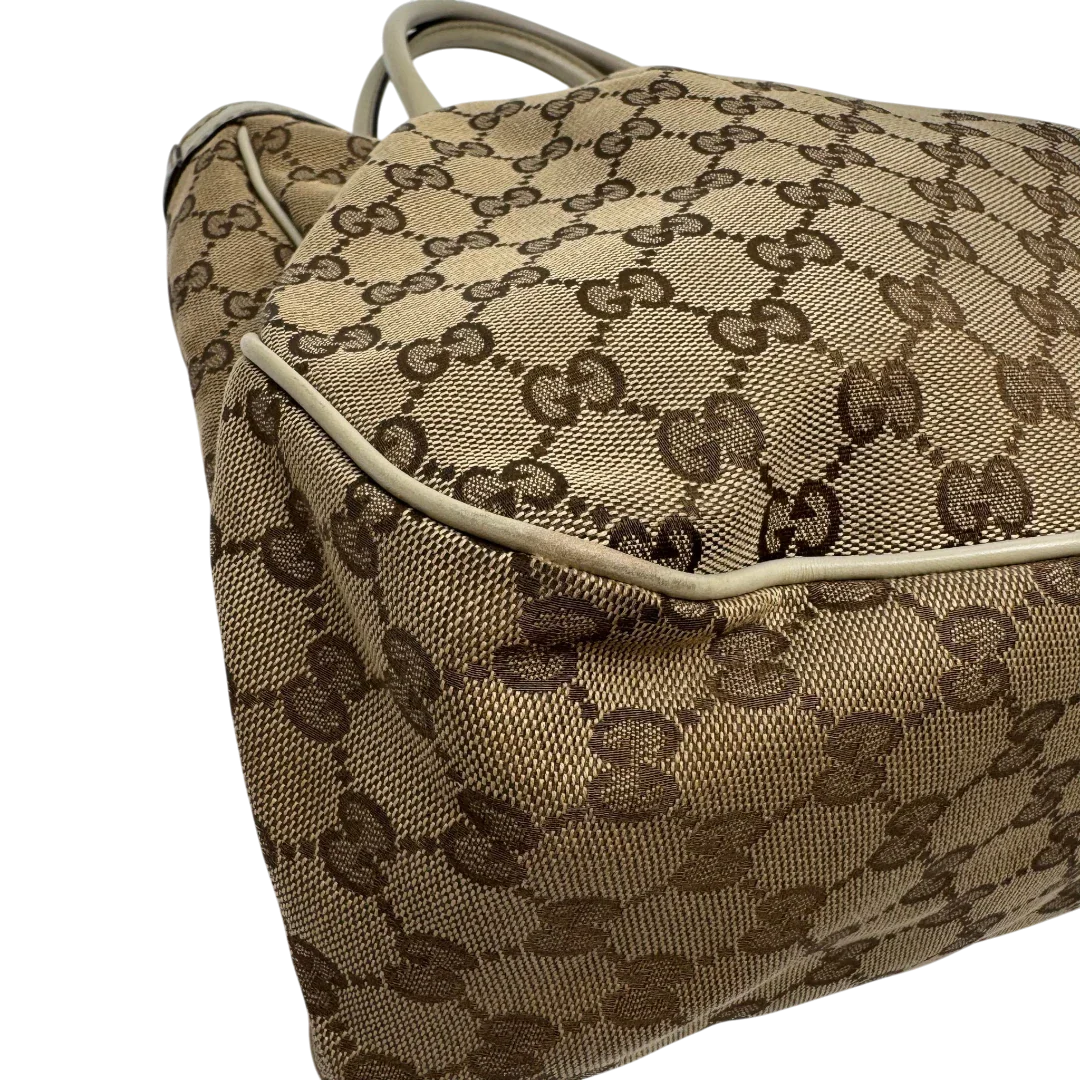 https://cdn.shopify.com/s/files/1/0564/9376/8855/files/Gucci_Handtasche_Sukey_Tote_Bag_monogram_beige_8_4fdbee97-28f1-4d66-9cc1-d1a2ba7db503.webp?v=1784240615