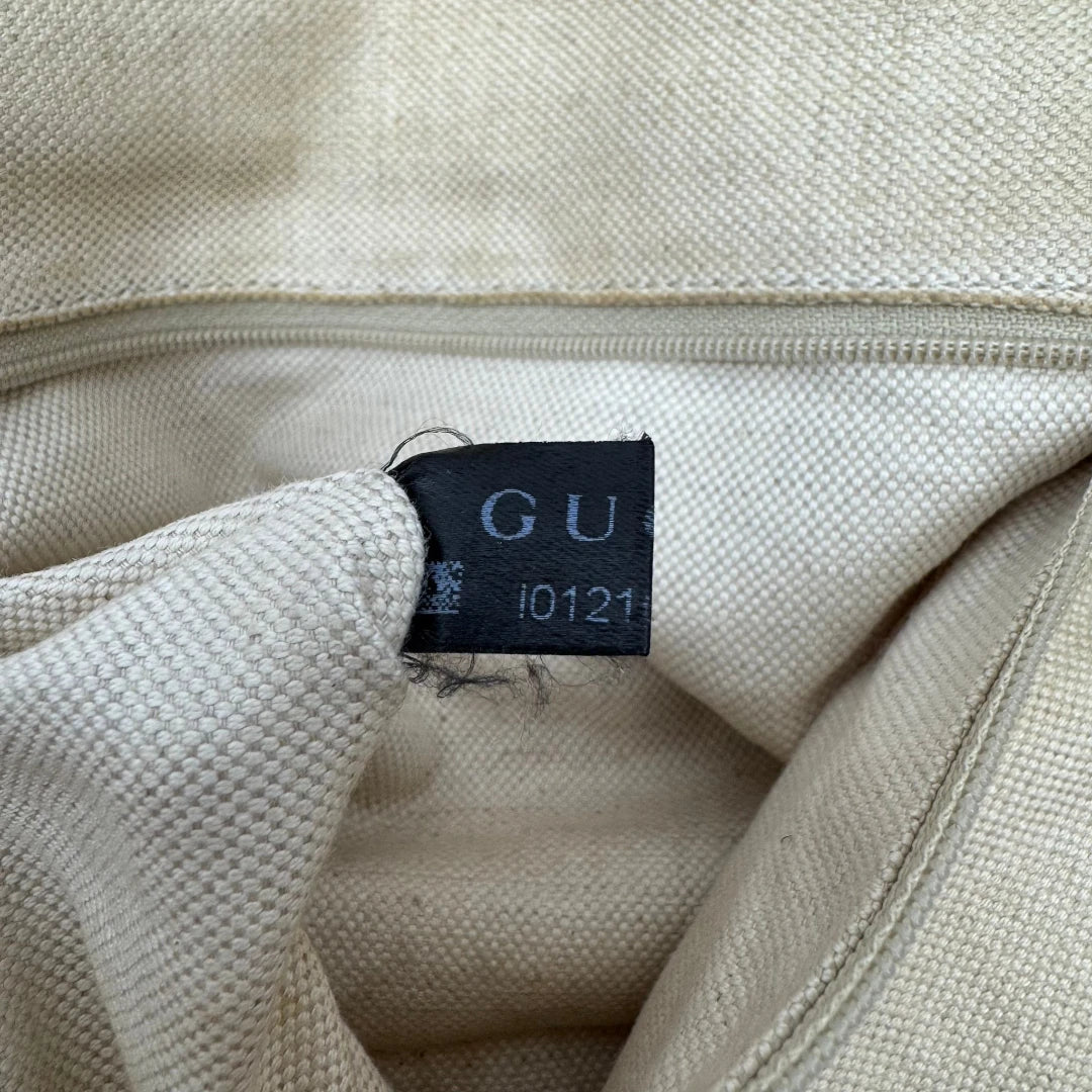 https://cdn.shopify.com/s/files/1/0564/9376/8855/files/Gucci_Handtasche_Sukey_mit_Umhangegurt_monogram_beige_22_5ab4a808-3191-47f7-b0f9-fab4bd0ff0c0.webp?v=1784248098