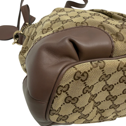 https://cdn.shopify.com/s/files/1/0564/9376/8855/files/Gucci_Handtasche_Sukey_mit_Umhangegurt_monogram_beige_6_d2524509-28ff-40b3-a134-1b2041cd4ef0.webp?v=1783513164
