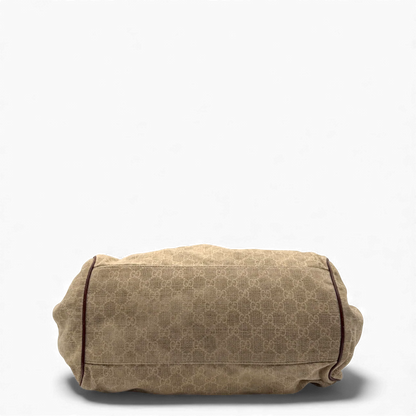 https://cdn.shopify.com/s/files/1/0564/9376/8855/files/Gucci_Handtasche_Sukey_mit_Umhangegurt_monogram_beige_vintage_GG_handbag3045.webp?v=1764854636