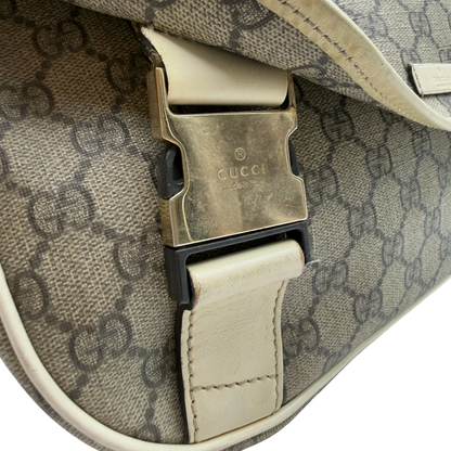 https://cdn.shopify.com/s/files/1/0564/9376/8855/files/Gucci_Messengertasche_mit_zwei_Schnallen_monogram_beige_vintage_GG6994.webp?v=1778153450