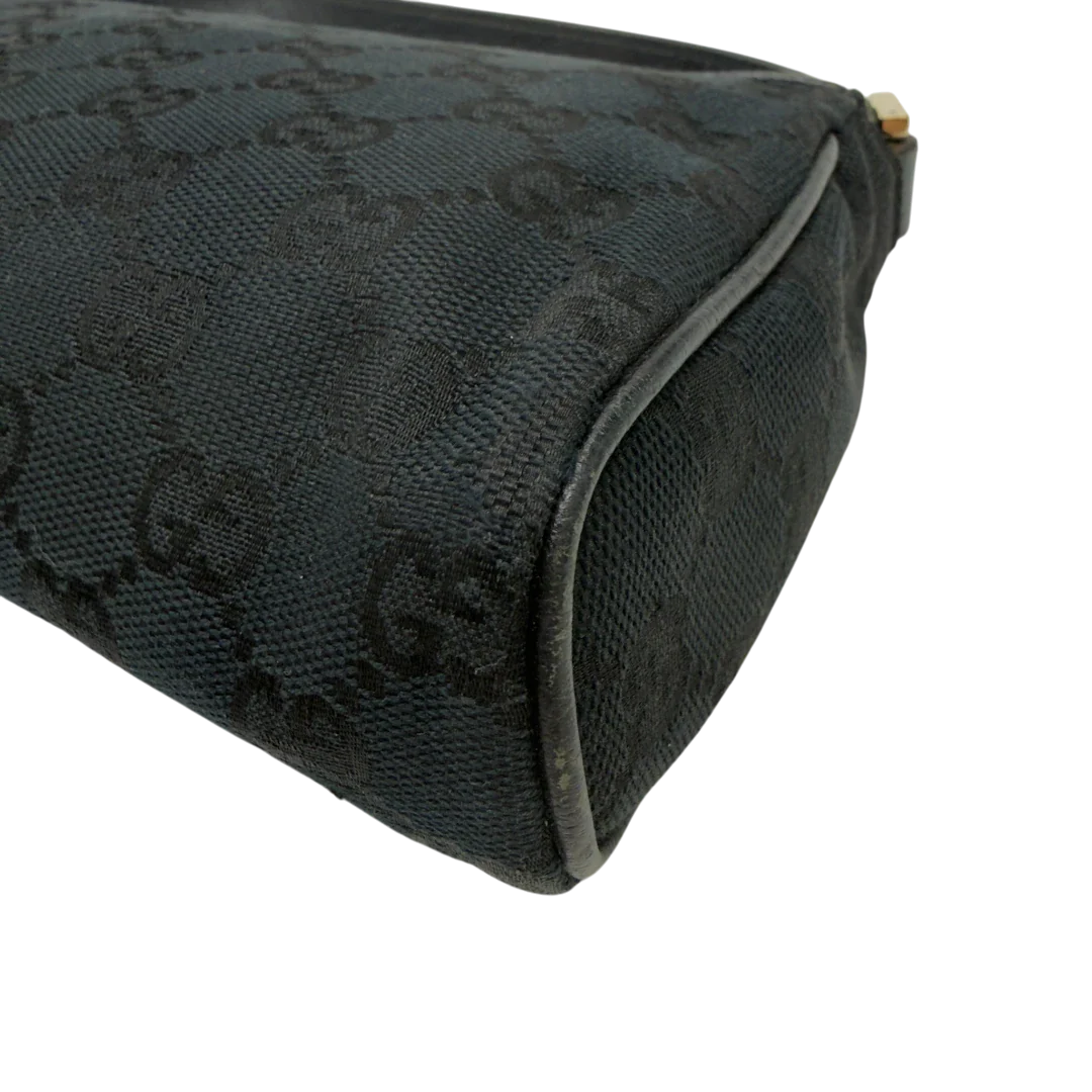https://cdn.shopify.com/s/files/1/0564/9376/8855/files/Gucci_Pochette_Abbey_monogram_schwarz_9.webp?v=1783512079