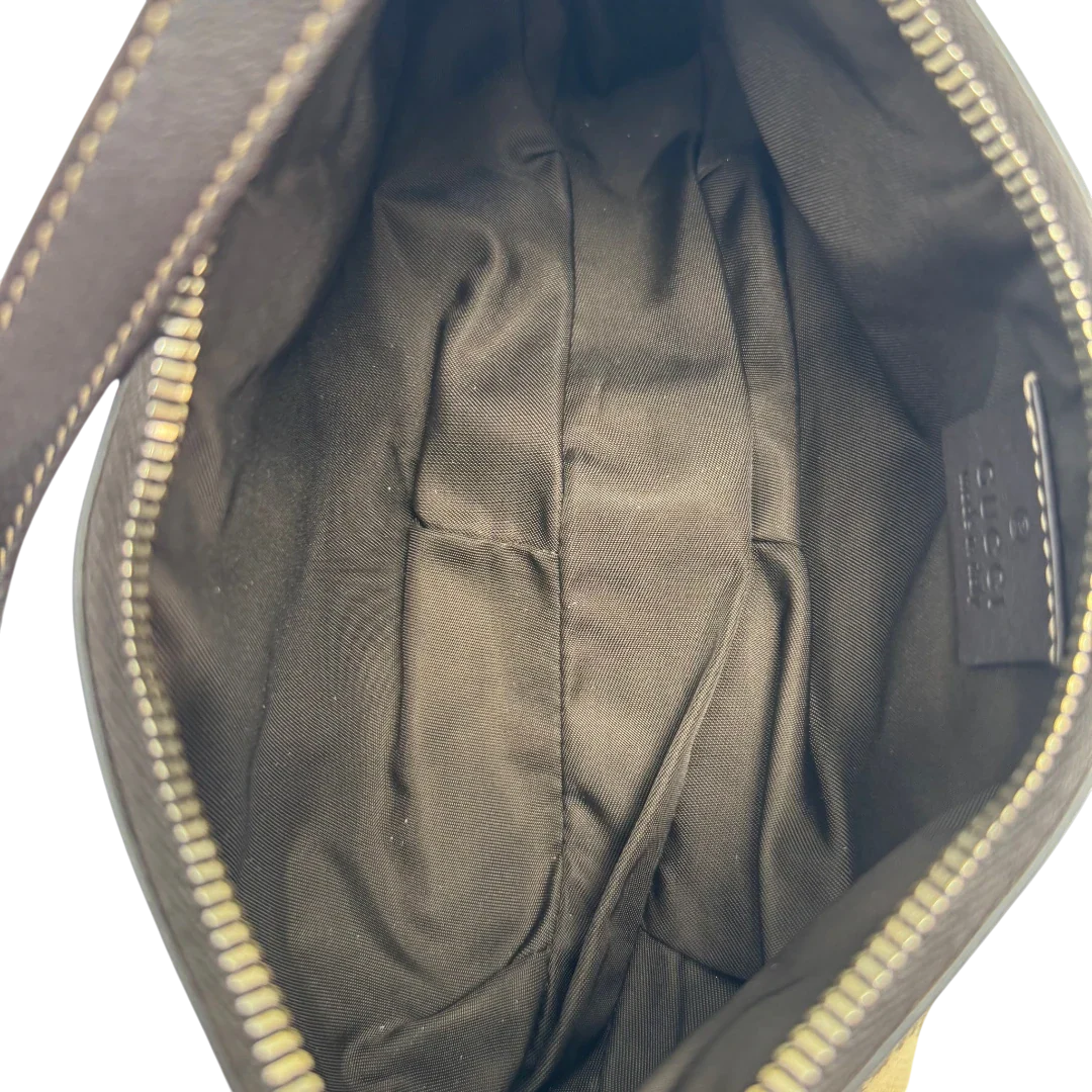https://cdn.shopify.com/s/files/1/0564/9376/8855/files/Gucci_Pochette_Lovely_mit_GG_Herz_monogram_beige_vintage_GG2384.webp?v=1779966529