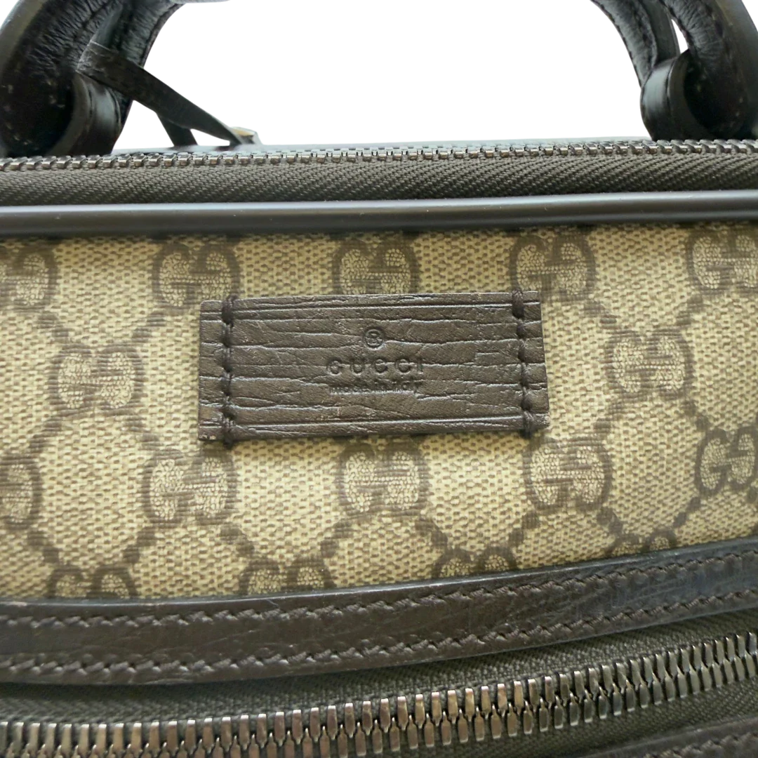 https://cdn.shopify.com/s/files/1/0564/9376/8855/files/Gucci_Reisekoffer_Sherry_Line_monogram_beige_11.webp?v=1783512441