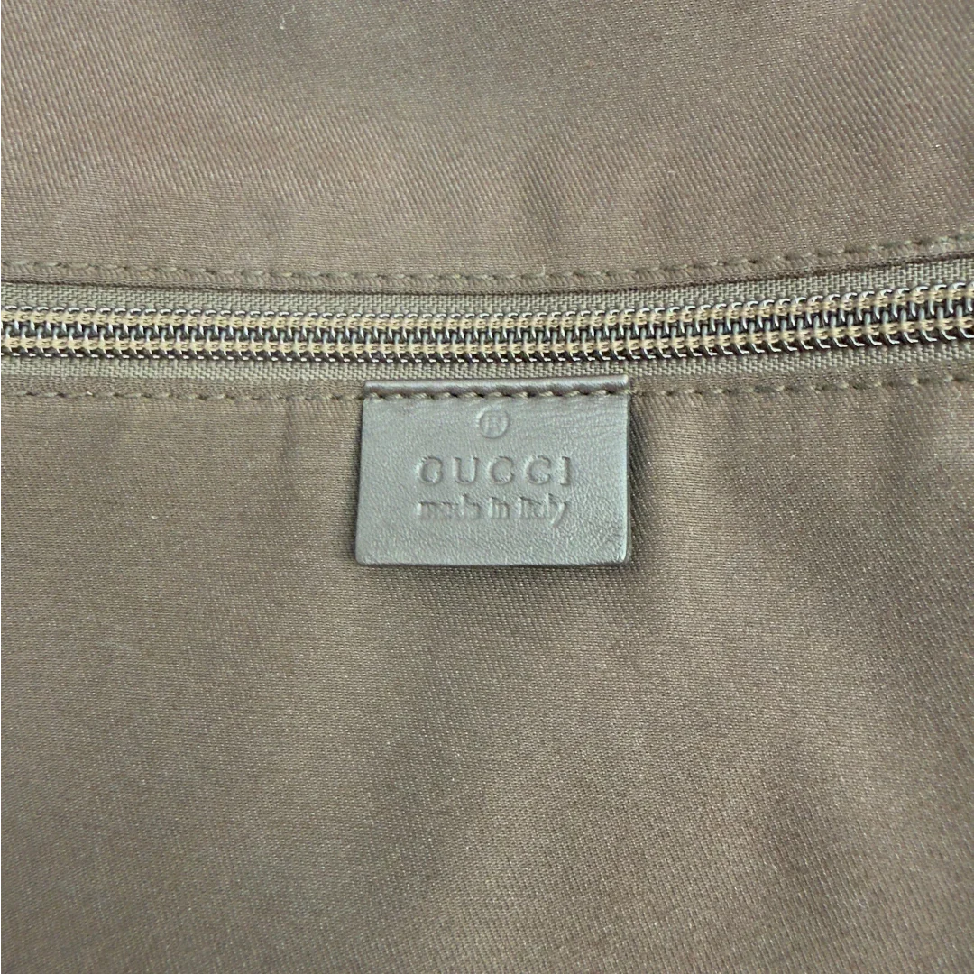 https://cdn.shopify.com/s/files/1/0564/9376/8855/files/Gucci_Reisekoffer_Sherry_Line_monogram_beige_28.webp?v=1783512441