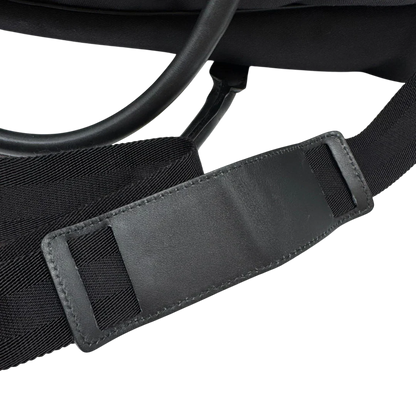 https://cdn.shopify.com/s/files/1/0564/9376/8855/files/Gucci_Reisetasche_50_mit_Umhangegurt_schwarz_11.webp?v=1784245416