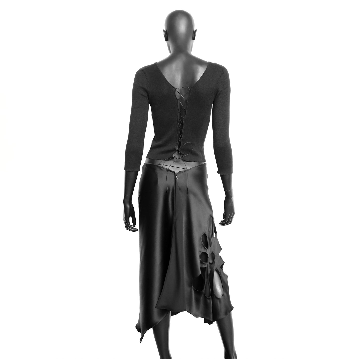 Gucci by Tom Ford SS 2002 runway silk midi skirt with a floral cut out. Size IT 42 / UK 10.