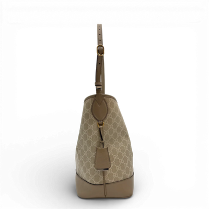 https://cdn.shopify.com/s/files/1/0564/9376/8855/files/Gucci_Schultertache_Ophidia_Bucket_monogram_beige_vintage_GG_0019.webp?v=1771411200