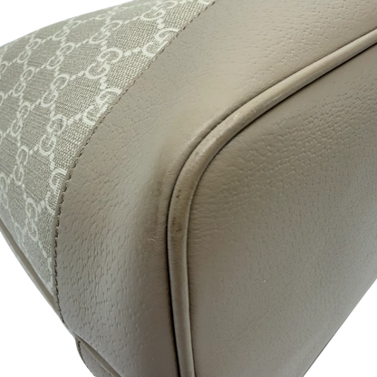 https://cdn.shopify.com/s/files/1/0564/9376/8855/files/Gucci_Schultertache_Ophidia_Bucket_monogram_beige_vintage_GG_0025.webp?v=1771411200