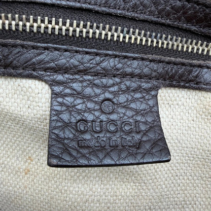 https://cdn.shopify.com/s/files/1/0564/9376/8855/files/Gucci_Schultertasche_Bamboo_mit_Umhangegurt_monogram_beige_18.webp?v=1781855074