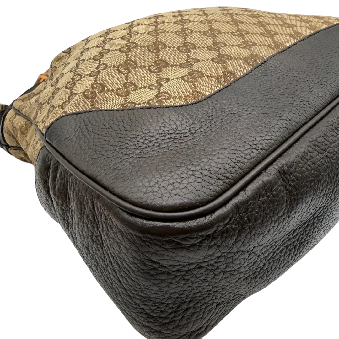 https://cdn.shopify.com/s/files/1/0564/9376/8855/files/Gucci_Schultertasche_Bamboo_mit_Umhangegurt_monogram_beige_8.webp?v=1781855073