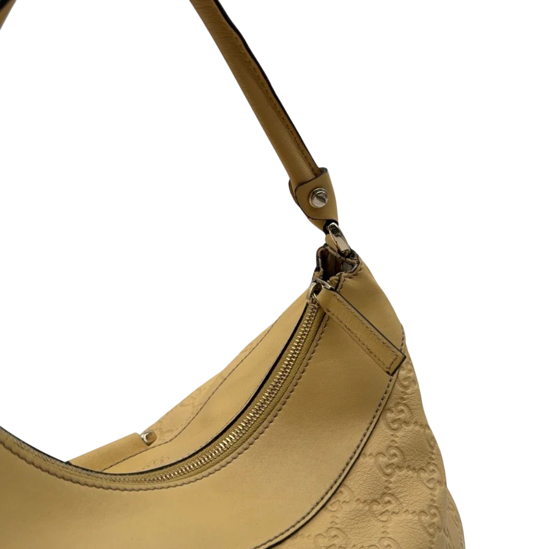 https://cdn.shopify.com/s/files/1/0564/9376/8855/files/Gucci_Schultertasche_D-Ring_large_aus_Leder_monogram_gelb_13.webp?v=1784281399