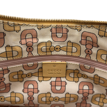 https://cdn.shopify.com/s/files/1/0564/9376/8855/files/Gucci_Schultertasche_D-Ring_large_aus_Leder_monogram_gelb_17.webp?v=1784281400