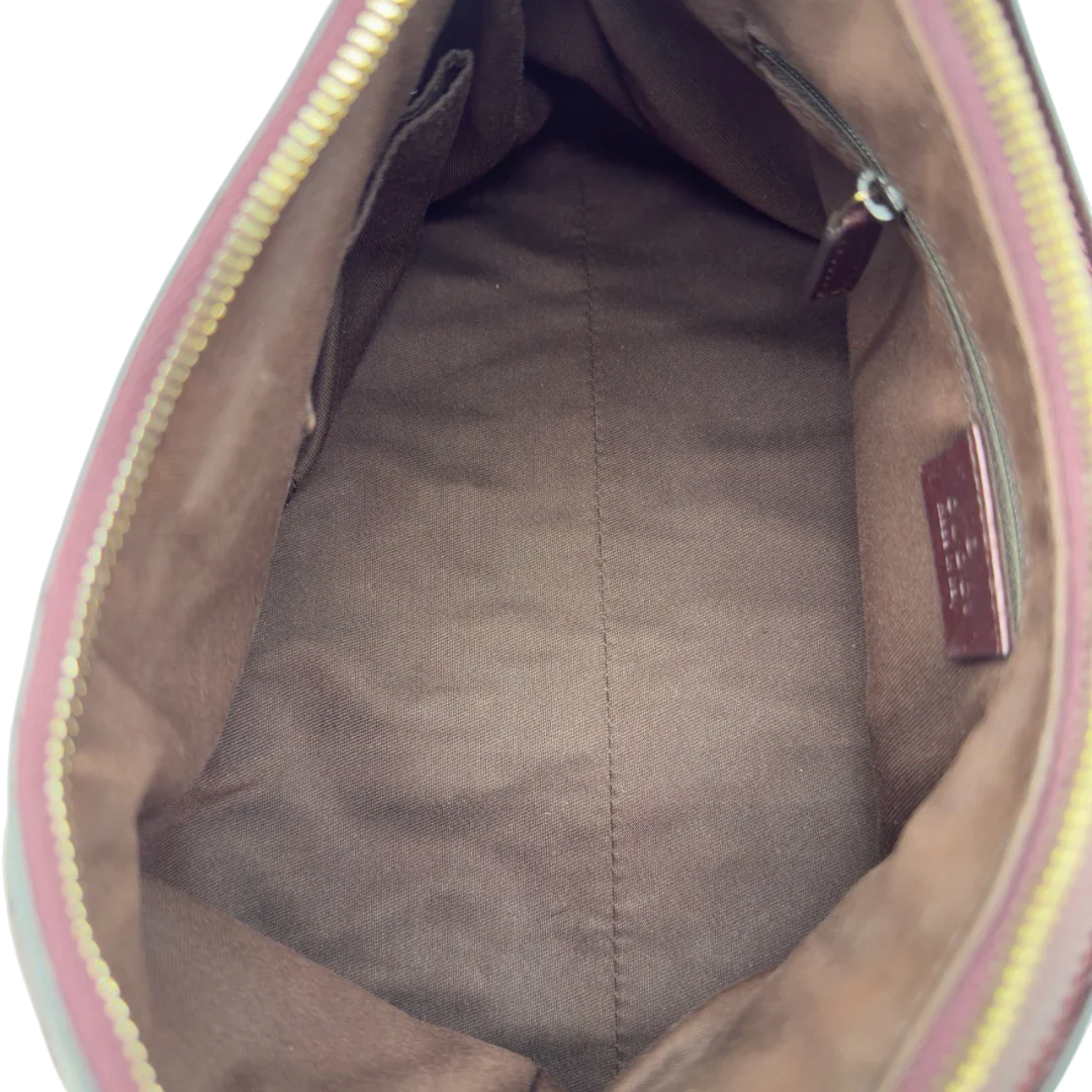 https://cdn.shopify.com/s/files/1/0564/9376/8855/files/Gucci_Schultertasche_D-Ring_medium_aus_Leder_monogram_lila_18.webp?v=1784283698