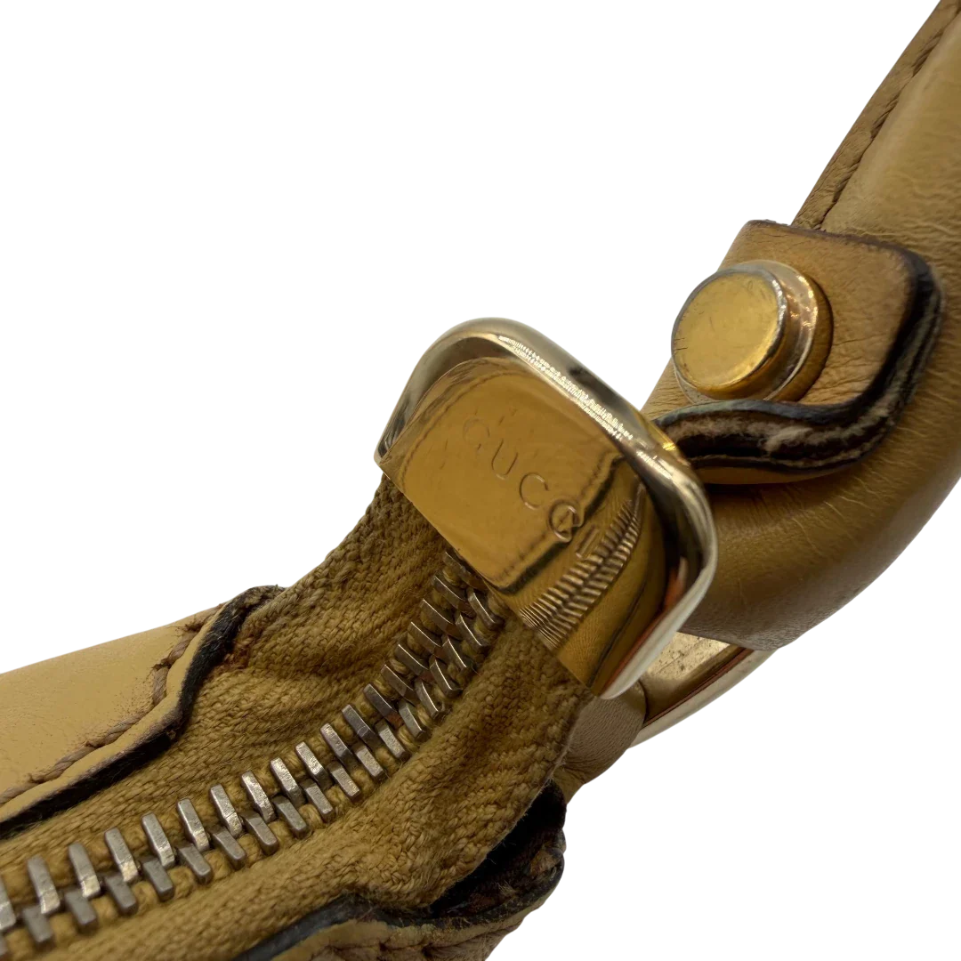 https://cdn.shopify.com/s/files/1/0564/9376/8855/files/Gucci_Schultertasche_D-Ring_medium_monogram_beige_13.webp?v=1782378063