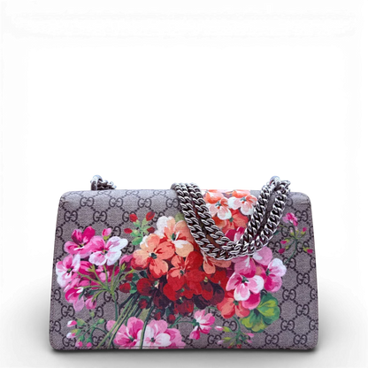 https://cdn.shopify.com/s/files/1/0564/9376/8855/files/Gucci_Schultertasche_Dionysus_Medium_Floral_monogram_beige_vintage_GG2634.webp?v=1773317843