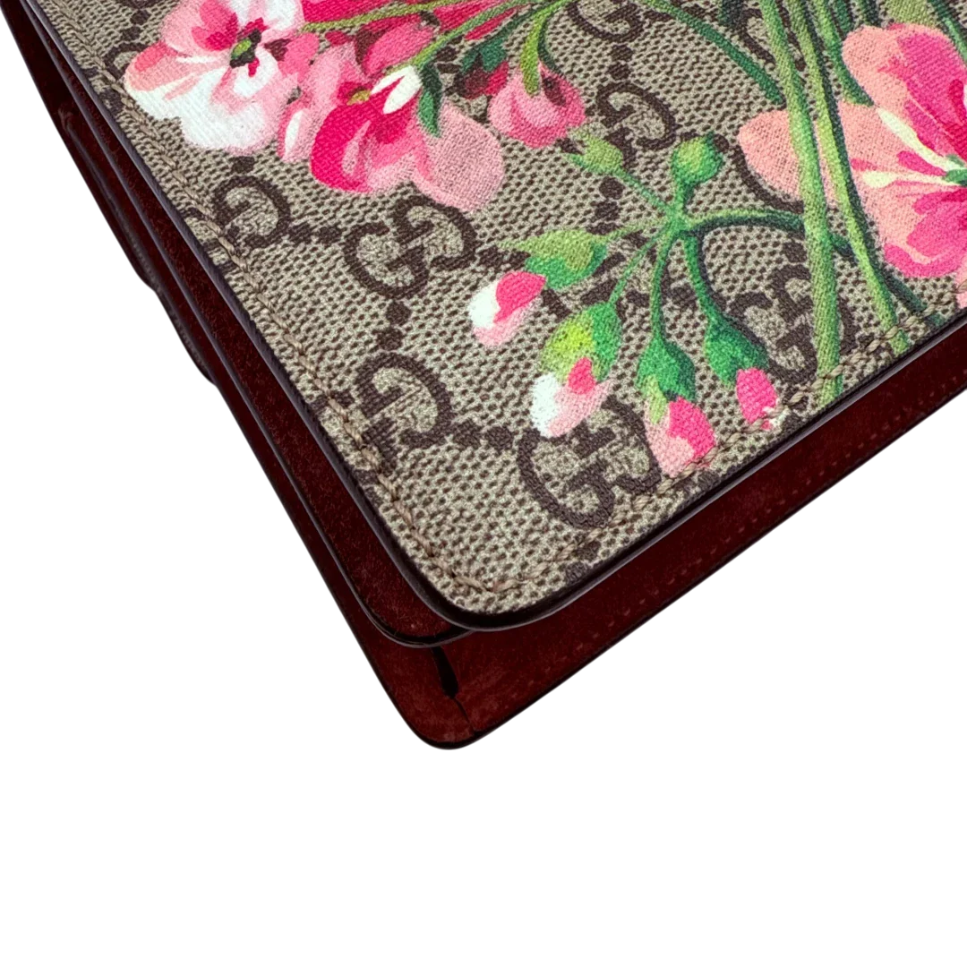 https://cdn.shopify.com/s/files/1/0564/9376/8855/files/Gucci_Schultertasche_Dionysus_Medium_Floral_monogram_beige_vintage_GG2641.webp?v=1773317843
