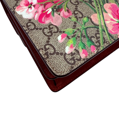 https://cdn.shopify.com/s/files/1/0564/9376/8855/files/Gucci_Schultertasche_Dionysus_Medium_Floral_monogram_beige_vintage_GG2641.webp?v=1773317843