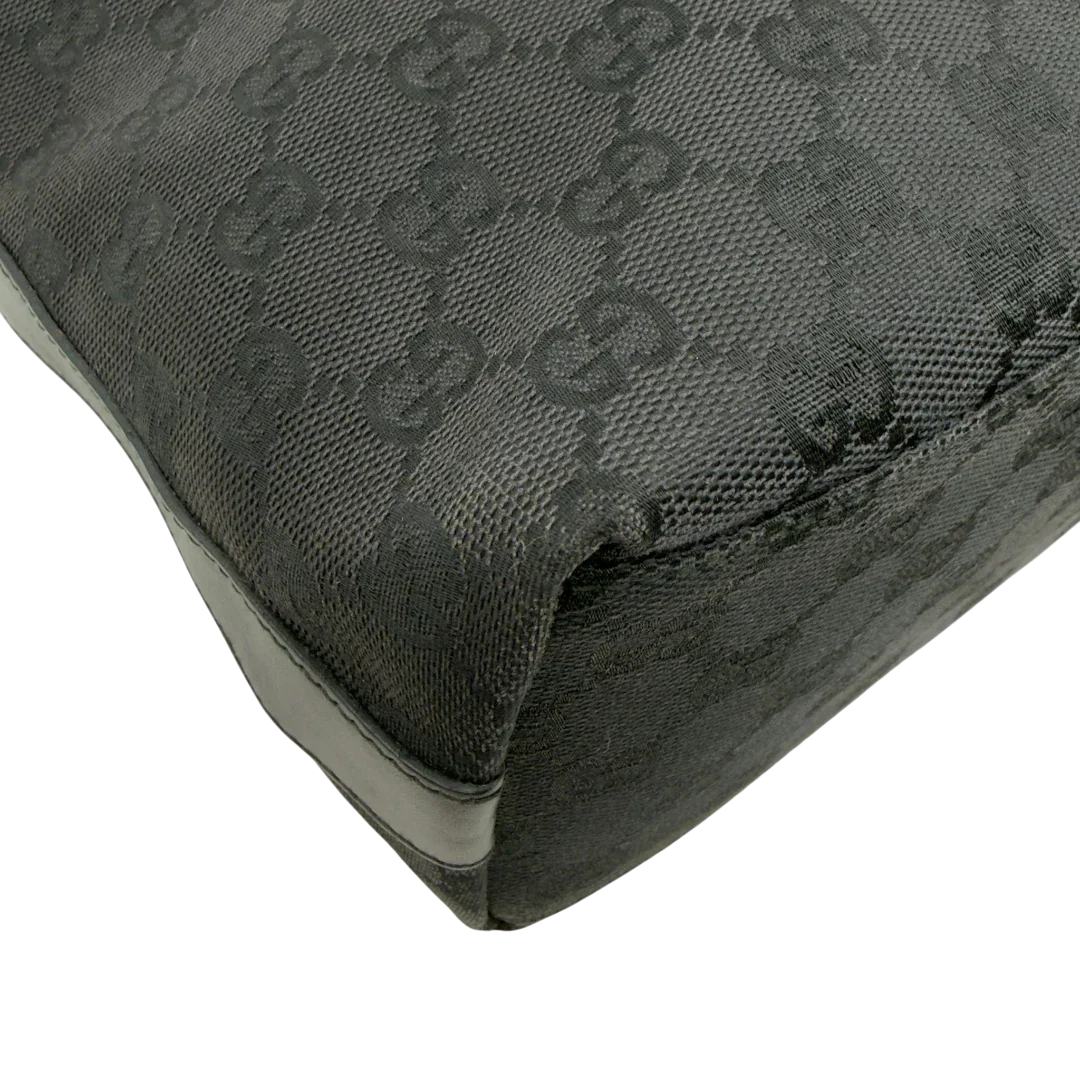 https://cdn.shopify.com/s/files/1/0564/9376/8855/files/Gucci_Schultertasche_Hobo_schwarz_7.webp?v=1782907153