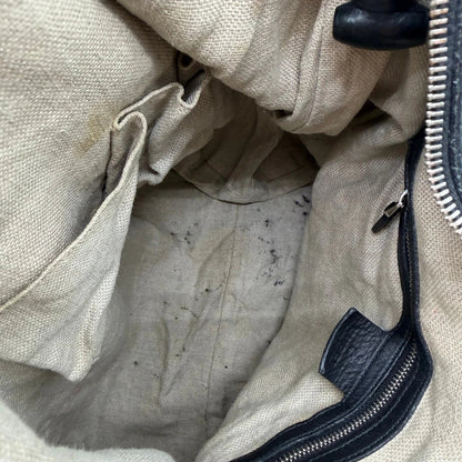 https://cdn.shopify.com/s/files/1/0564/9376/8855/files/Gucci_Schultertasche_Horsebit_Hobo_large_monogram_schwarz_14.webp?v=1781855743