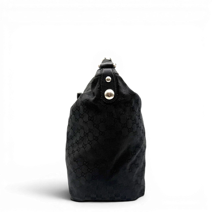 https://cdn.shopify.com/s/files/1/0564/9376/8855/files/Gucci_Schultertasche_Horsebit_Hobo_large_monogram_schwarz_3.webp?v=1781855742
