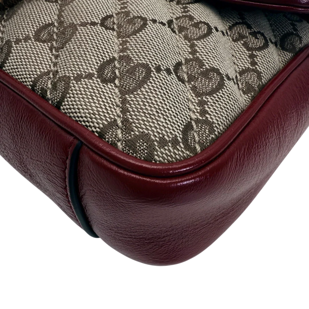https://cdn.shopify.com/s/files/1/0564/9376/8855/files/Gucci_Schultertasche_Marmont_Small_GG_Beige_Canvas_Patchwork_vintage_GG_2190.webp?v=1772705540