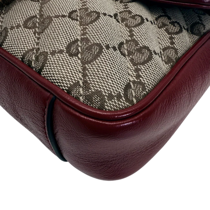 https://cdn.shopify.com/s/files/1/0564/9376/8855/files/Gucci_Schultertasche_Marmont_Small_GG_Beige_Canvas_Patchwork_vintage_GG_2190.webp?v=1772705540