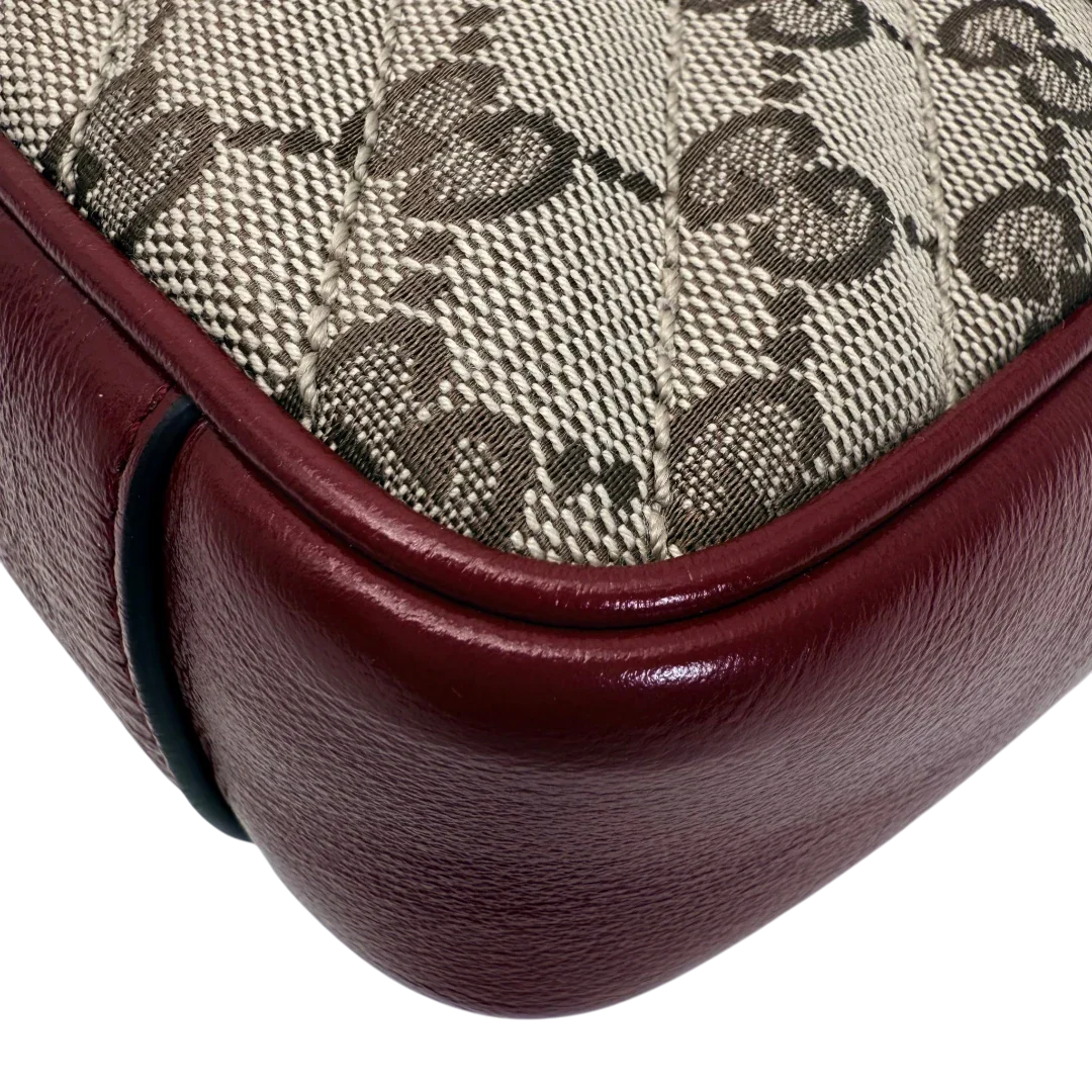 https://cdn.shopify.com/s/files/1/0564/9376/8855/files/Gucci_Schultertasche_Marmont_Small_GG_Beige_Canvas_Patchwork_vintage_GG_2192.webp?v=1772705540
