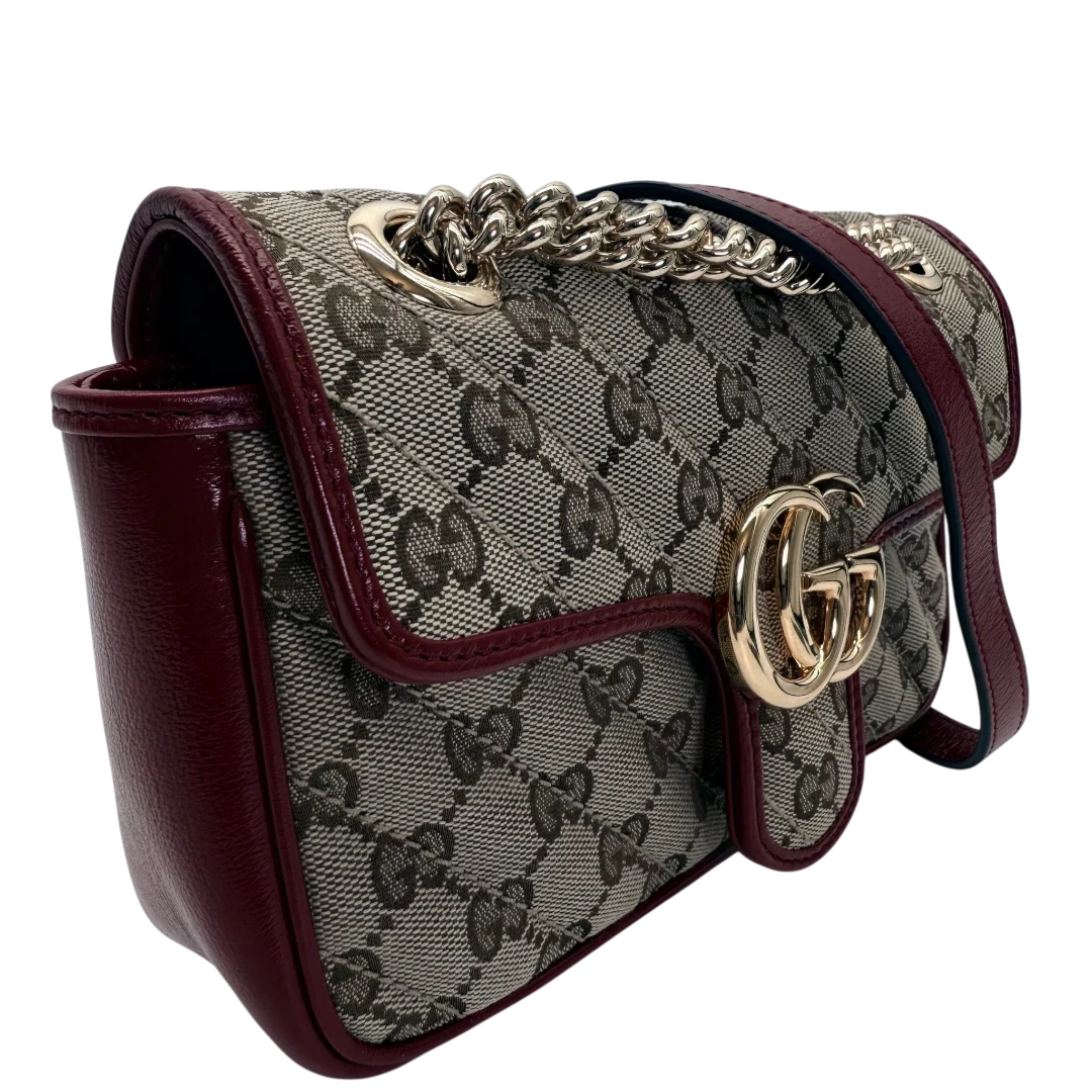 https://cdn.shopify.com/s/files/1/0564/9376/8855/files/Gucci_Schultertasche_Marmont_Small_GG_Beige_Canvas_Patchwork_vintage_GG_2197.webp?v=1772705540
