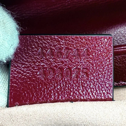 https://cdn.shopify.com/s/files/1/0564/9376/8855/files/Gucci_Schultertasche_Marmont_Small_GG_Beige_Canvas_Patchwork_vintage_GG_2200.webp?v=1772705540