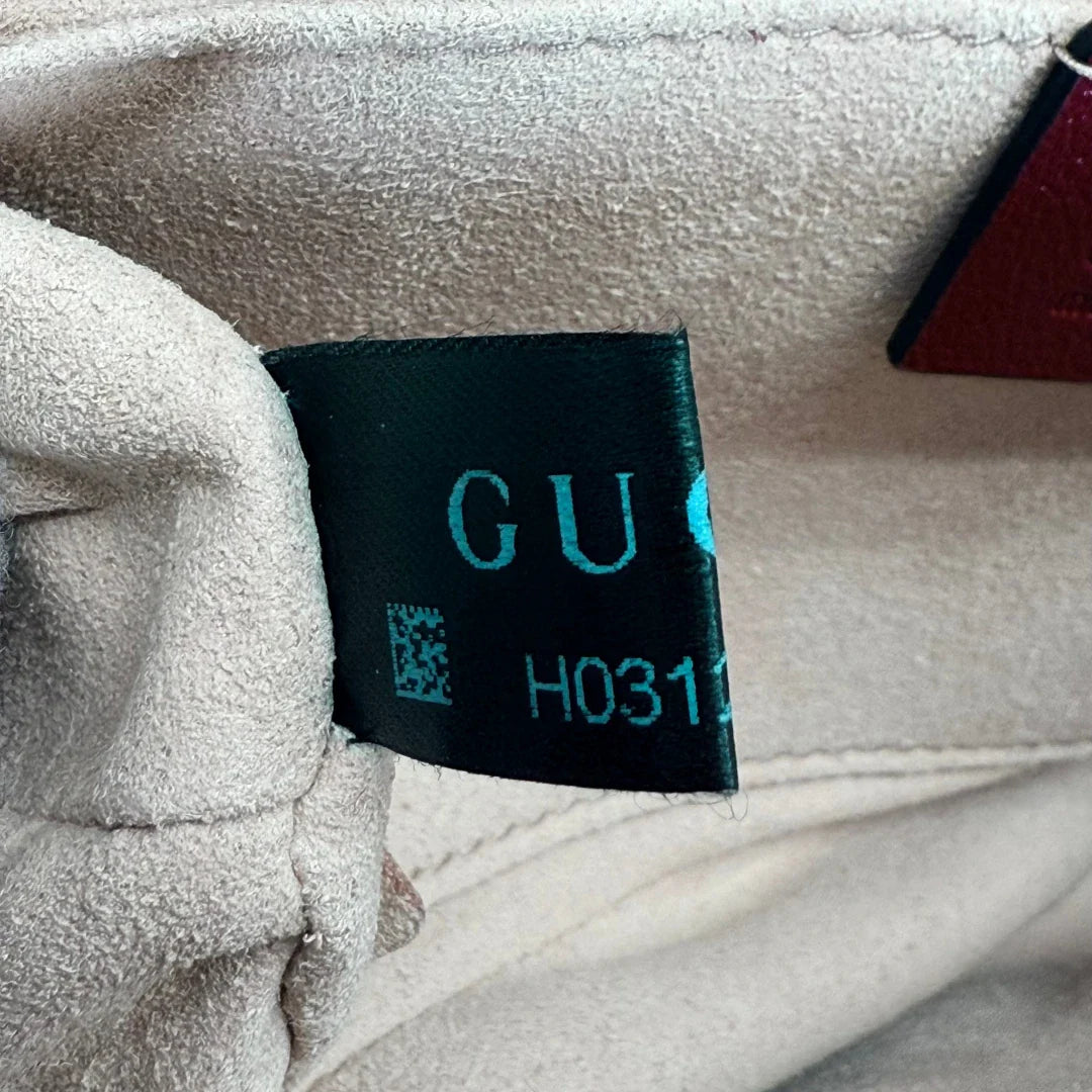 https://cdn.shopify.com/s/files/1/0564/9376/8855/files/Gucci_Schultertasche_Marmont_Small_GG_Beige_Canvas_Patchwork_vintage_GG_2201.webp?v=1772705540