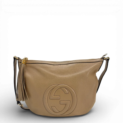 https://cdn.shopify.com/s/files/1/0564/9376/8855/files/Gucci_Schultertasche_Soho_aus_Leder_braun_vintage_GG_0398.webp?v=1771409614
