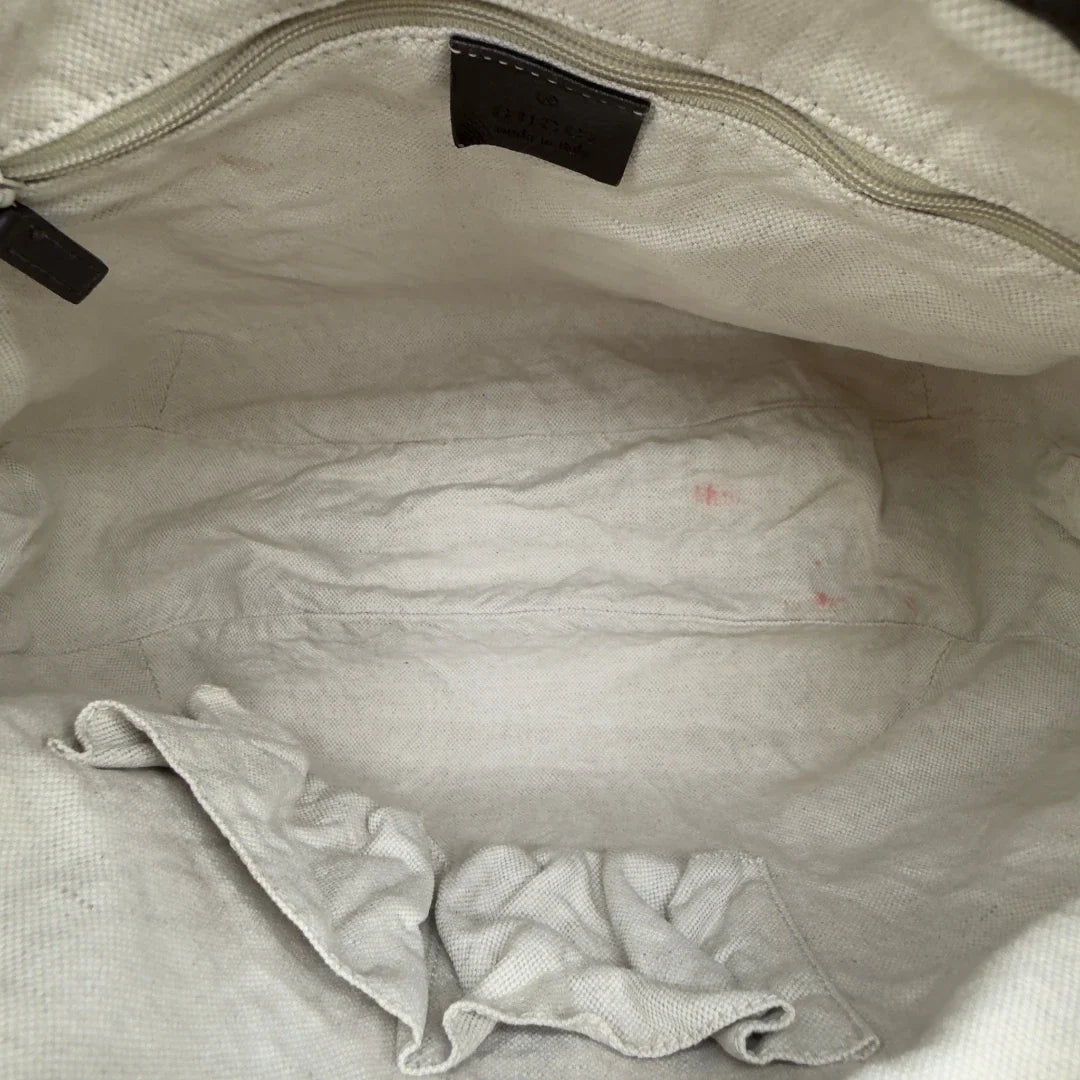 https://cdn.shopify.com/s/files/1/0564/9376/8855/files/Gucci_Schultertasche_Sukey_One_monogram_beige_13_3842f4fd-f7b0-4f14-9039-feb8f522dfe1.webp?v=1782384653