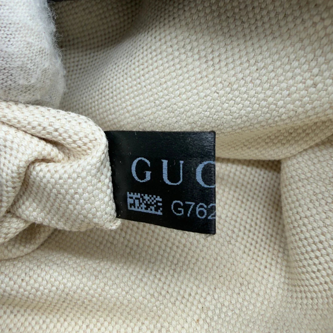 https://cdn.shopify.com/s/files/1/0564/9376/8855/files/Gucci_Schultertasche_Sukey_One_monogram_beige_15.webp?v=1781856424